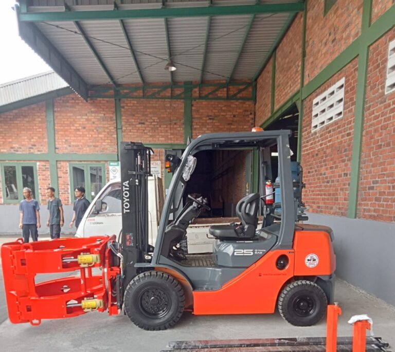 Paper Roll Clamp Cascade